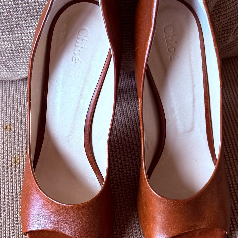 Chloe Brand New-Women's Caramel Peep-Toe Shoes